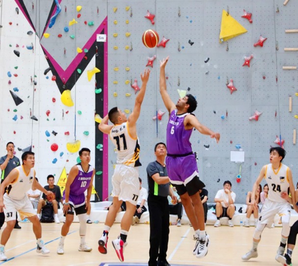 波士顿红袜在 2018 年夺得队史第 9 冠，穆奇·贝兹获选美联年度 MVP